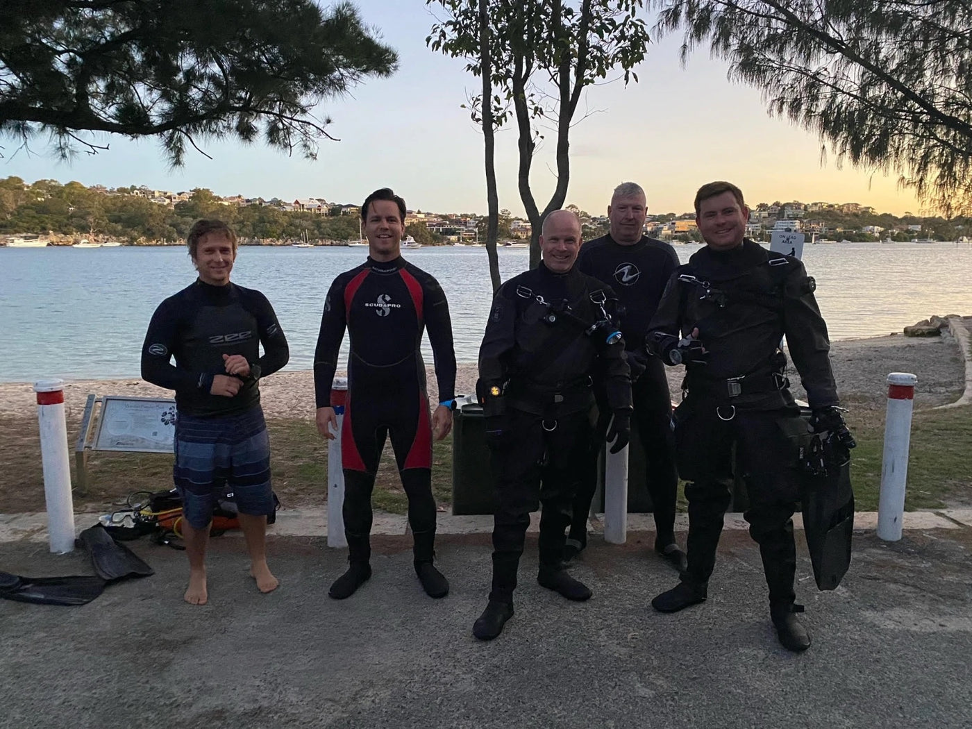 Chidley Point night dive catching prawns